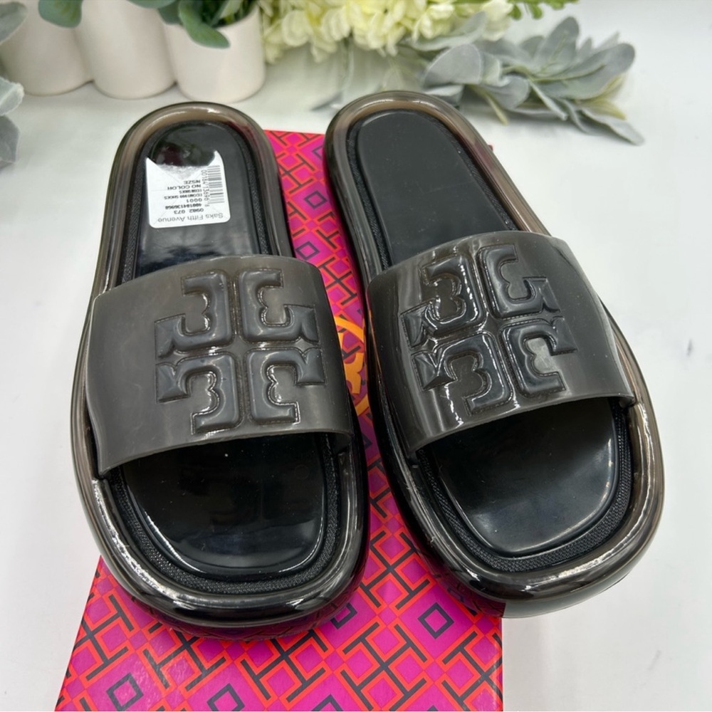 Women’s Tory Burch, bubble jelly slide sandals size 7, black